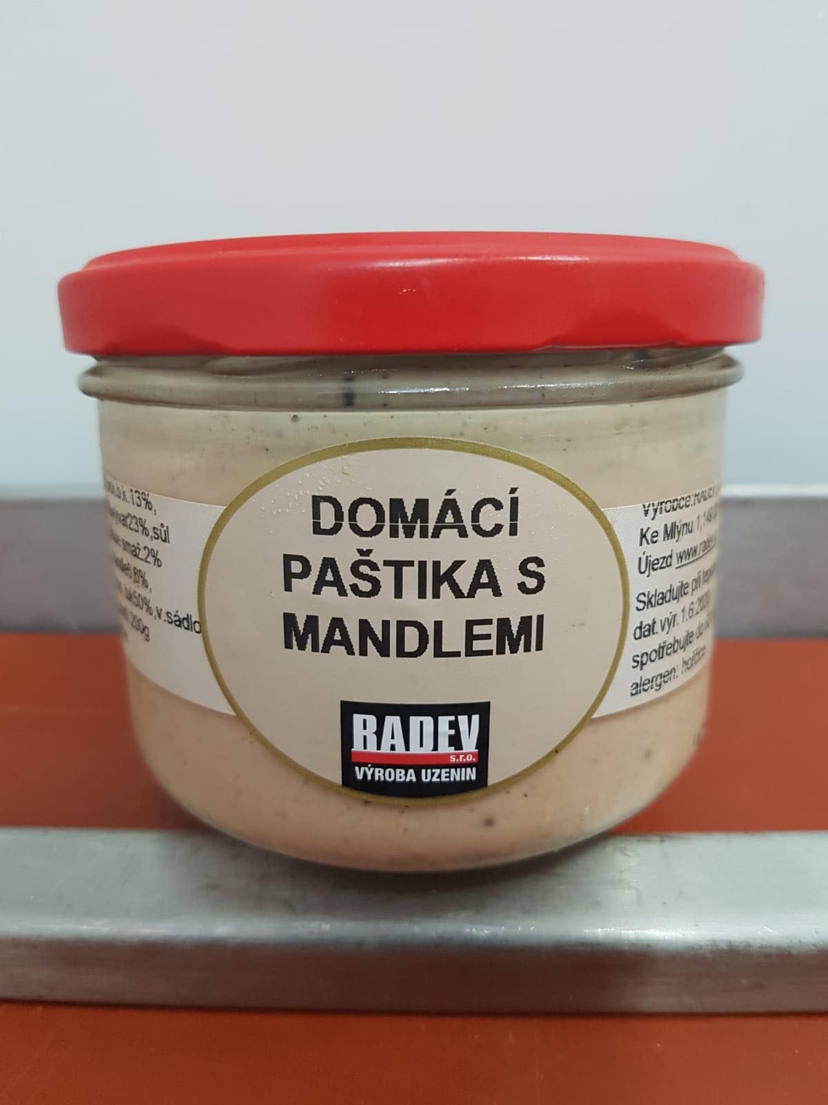 Domácí paštika s mandlemi 200 g