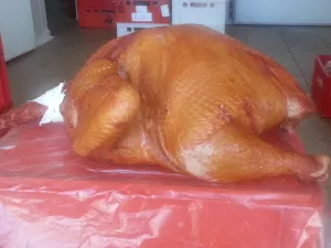 Krůta celá, špikovaná, vyuzená – cena za 1 kg