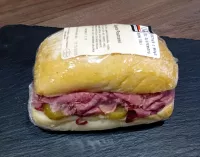 Bageta s hovězím Pastrami 2