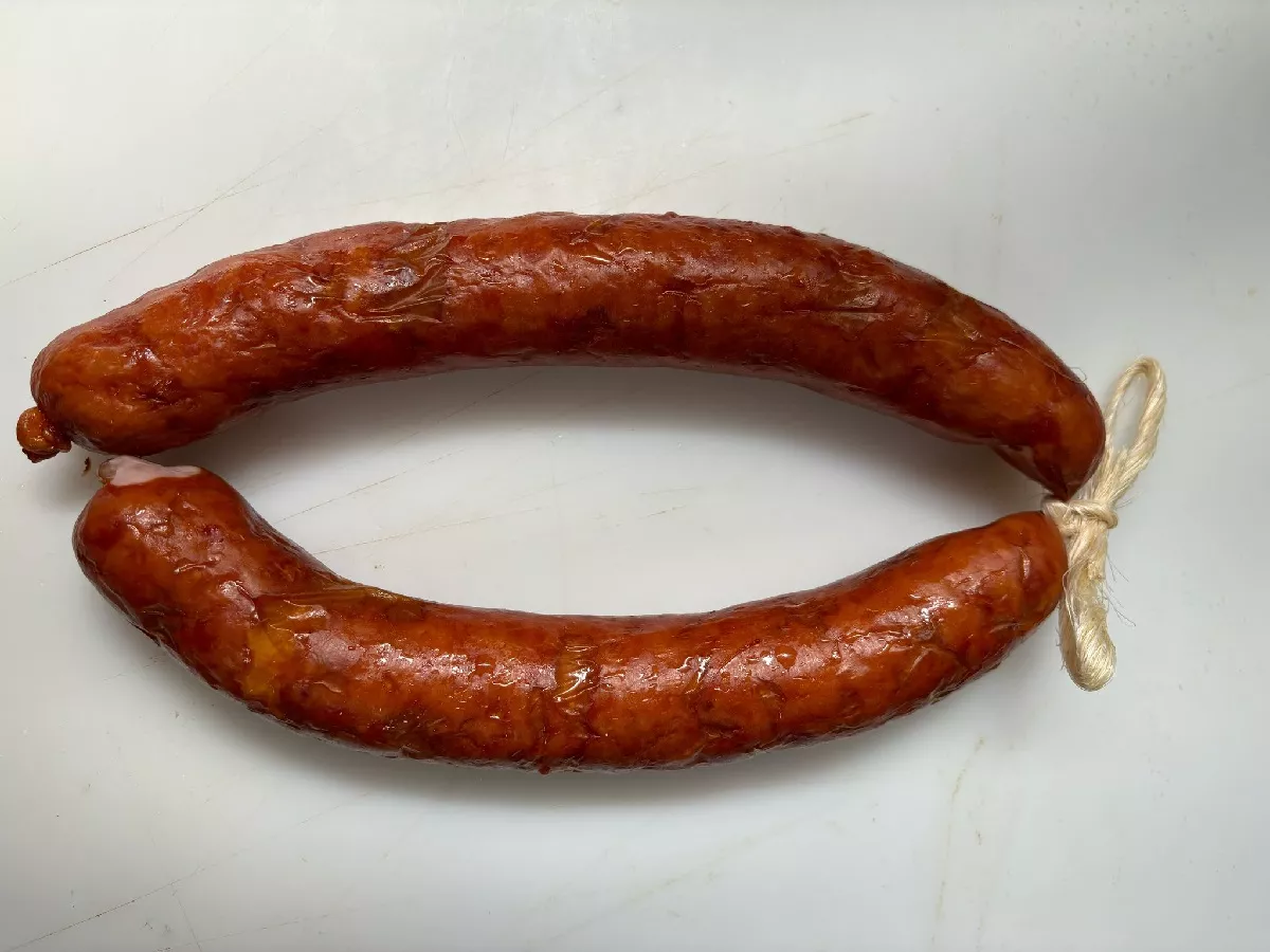 Farmářská klobása s Jallapeňos papričkami, Chedarem a medem