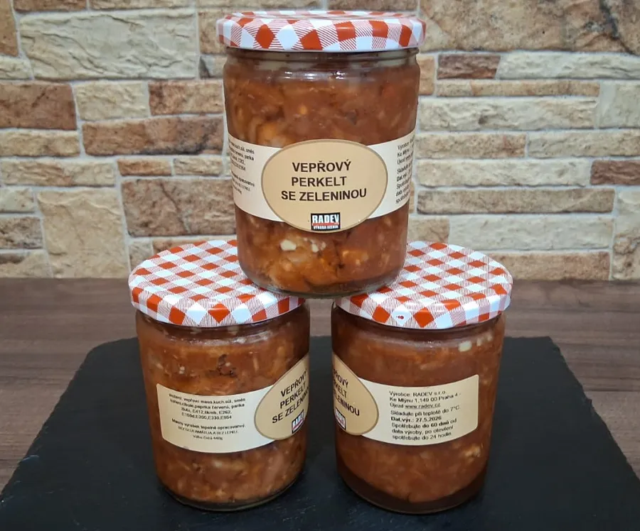 Vepřový perkelt se zeleninou 440g